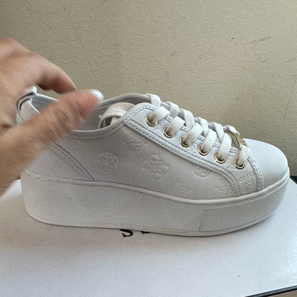 Guess white platform shoes - Picture 1 of 3